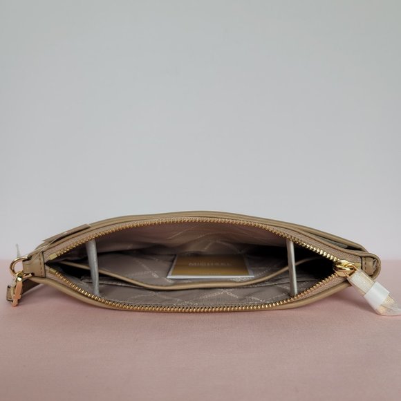 MICHAEL KORS Jet Set Charm Signature Logo Wristlet/Pouch- Camel Multi ⭐ - Picture 11 of 16